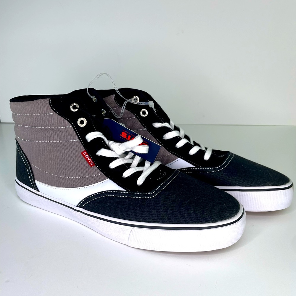 Levi’s Strauss and co. Mens skate style sneaker